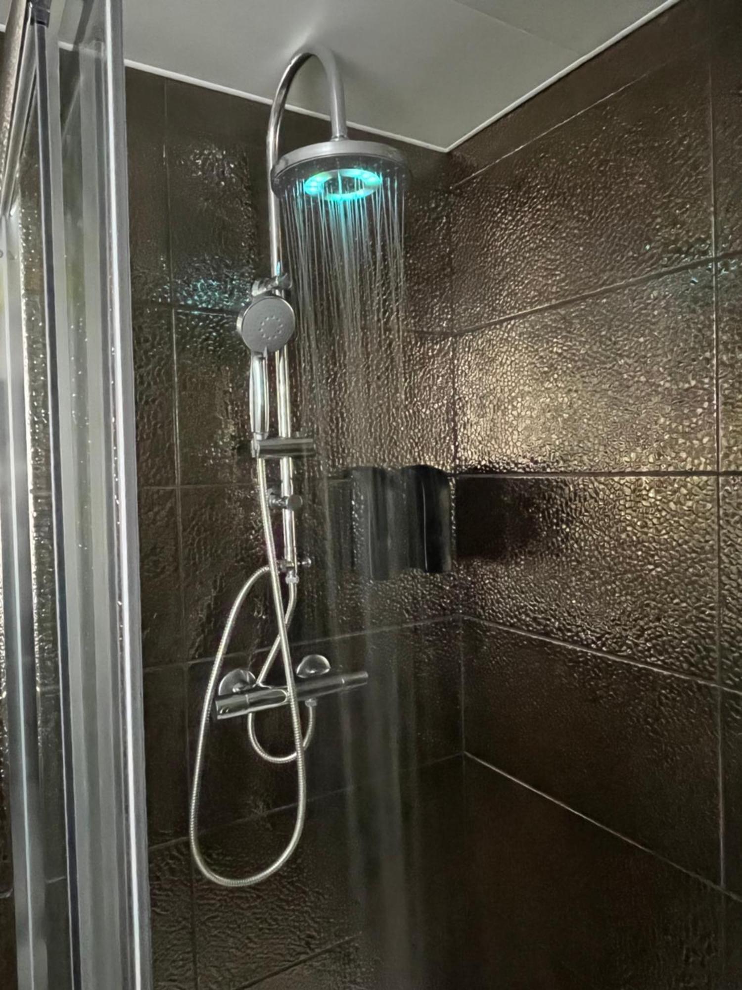 Galaxy Spa - Suite Mercure Jacuzzi Privatif Champigneulles Екстер'єр фото
