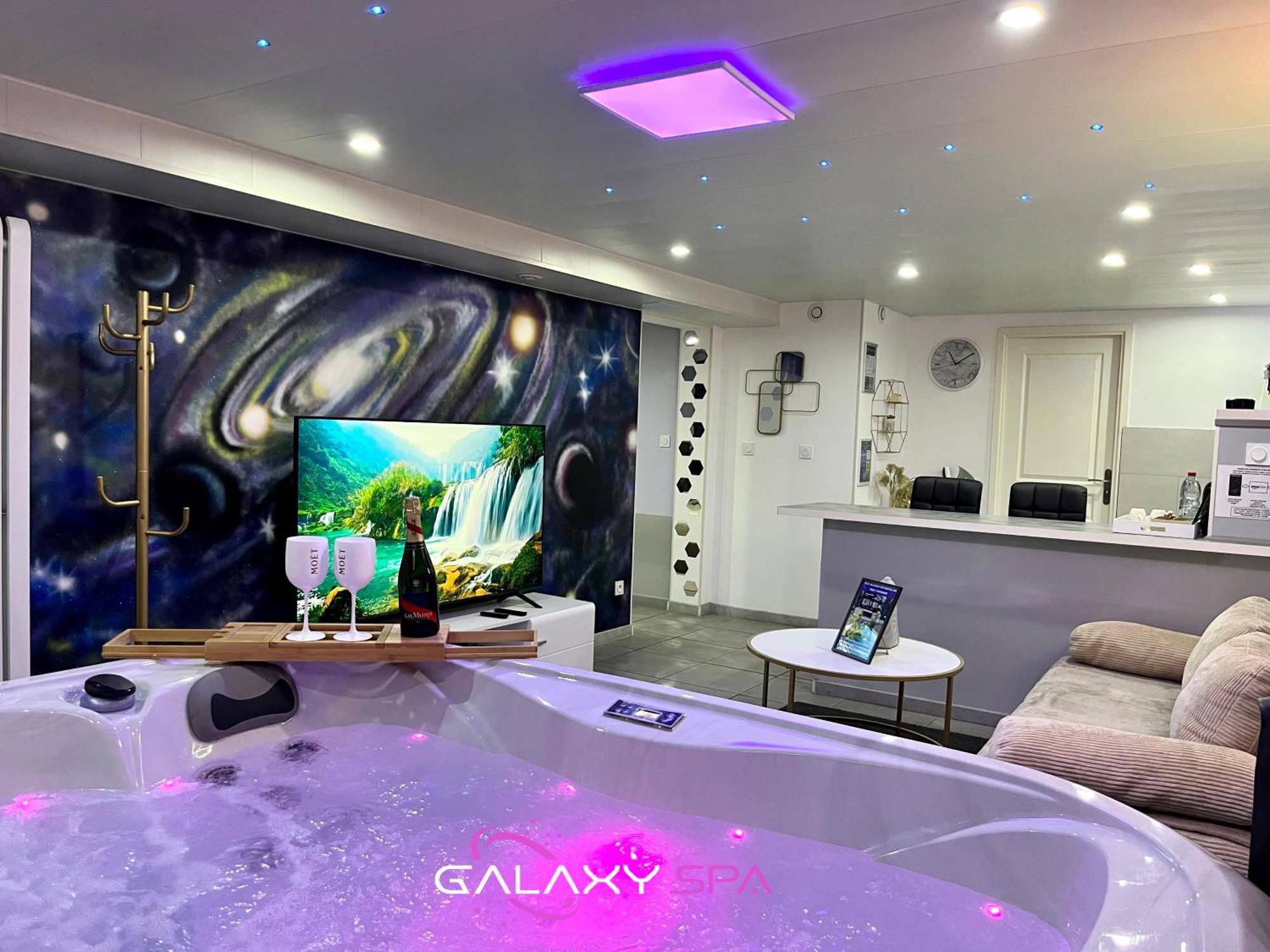 Galaxy Spa - Suite Mercure Jacuzzi Privatif Champigneulles Екстер'єр фото