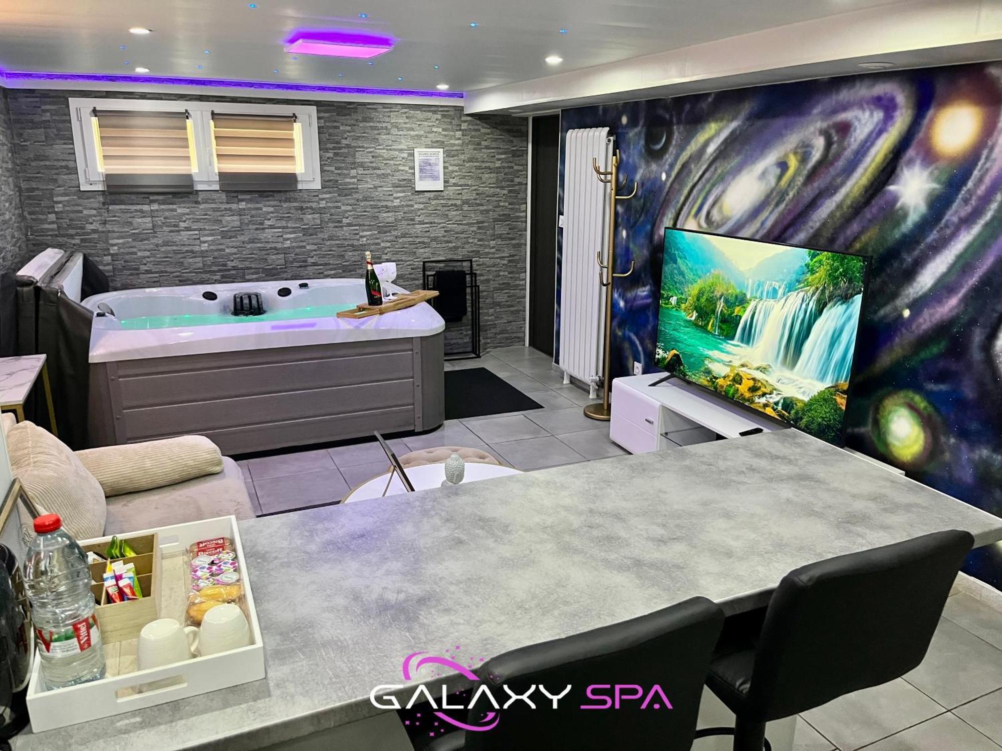 Galaxy Spa - Suite Mercure Jacuzzi Privatif Champigneulles Екстер'єр фото