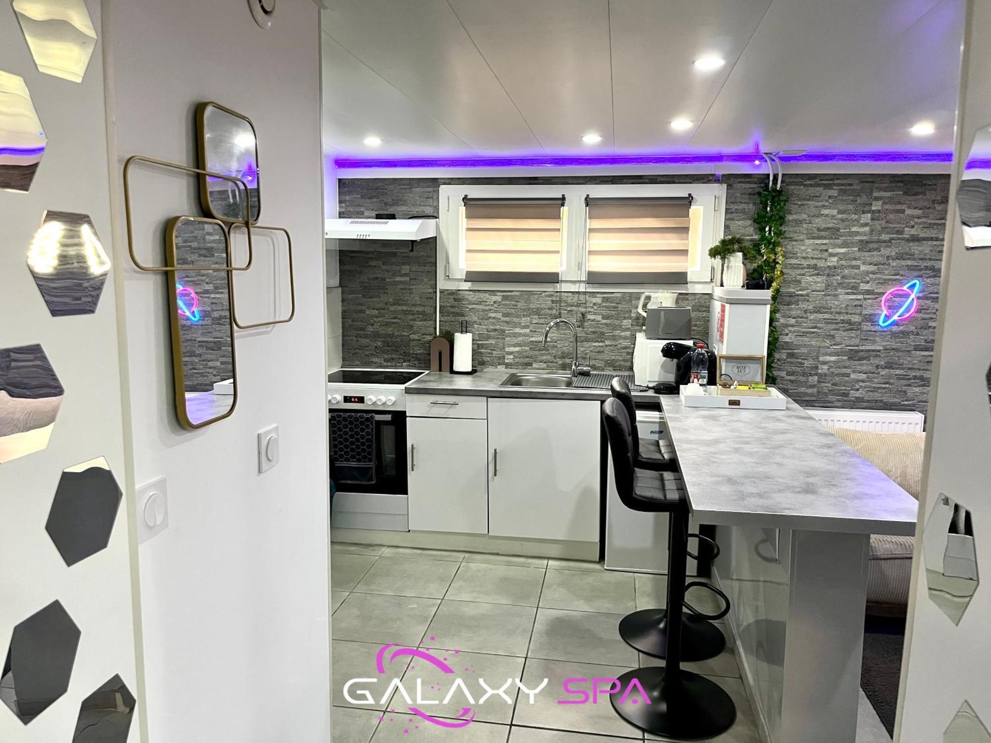 Galaxy Spa - Suite Mercure Jacuzzi Privatif Champigneulles Екстер'єр фото